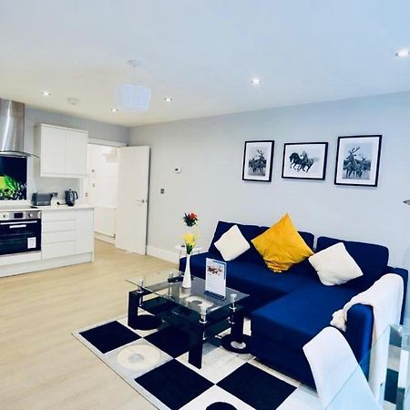 Morden Central Self Contained Flat By Cozynest Reading Exterior foto
