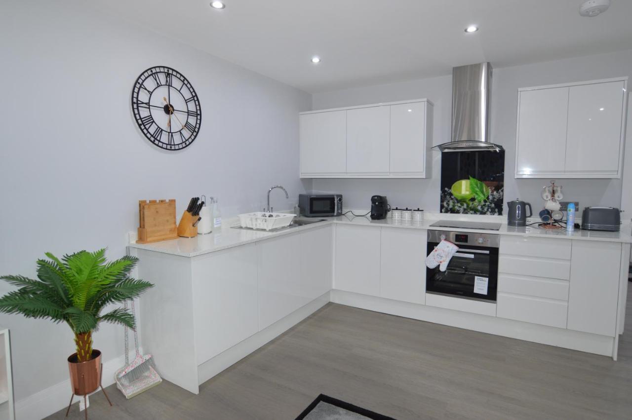 Morden Central Self Contained Flat By Cozynest Reading Exterior foto